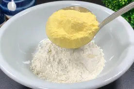 一勺面粉一勺玉米面，手不沾面，筷子搅一搅，出锅瞬间变美食视频封面