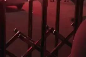 中铁上海局讨薪无果，项目部多人围打讨薪者，简直就是黑社会视频封面