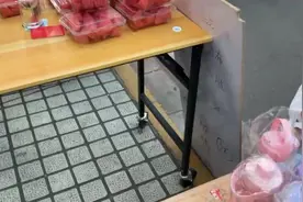 春秋广场公共区域摆摊需要摊位证？ 需要收费？ #许昌视频封面