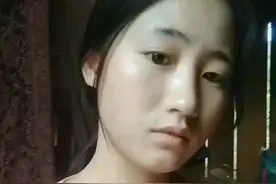 老挝陈叫兽的妹子都是收到赞助就突然结婚的。视频封面