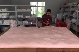 给表妹做一套蚕丝被婚被，80支内胆套，两个被子总共10斤净蚕丝视频封面