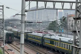郑局郑段HXD1D0655号牵引K1101次(安阳～上海)进站办客视频封面