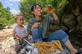 带3岁娃床车自驾中国，再来一碗7两的河南焖面就蒜加冰啤酒喝美了视频封面