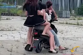 九号电瓶车，别管混不混，嫩是真的嫩#精神小伙#精神小妹视频封面