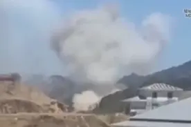 缅甸军方对中缅边境城市拉扎进行重型武器和空中投弹袭击！视频封面