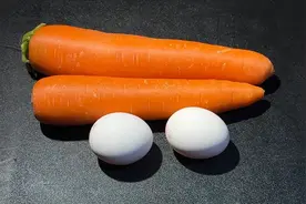 胡萝卜和鸡蛋是绝配，教你一个神仙吃法，不炒不炖，天天吃都不腻