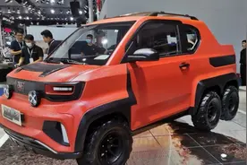 五菱迷你“越野皮卡”上市，仅2.88万配6个轮胎，车主笑了：换车视频封面