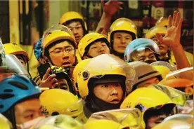 《逆行人生》豆瓣6.9分，普通人电影拍成平台宣传广告，合适吗？