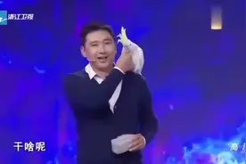 鹦鹉成精了，不仅会说话还能听懂话，让亲就亲绝不含糊视频封面
