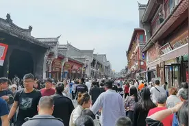 五一襄阳哪里人最多，看看这的人流量，能不能排第一？视频封面