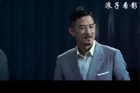 因为你是警察！所以放弃家人和朋友，也要抓到罪犯