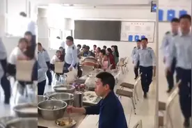 盘点消防员快速出警感动时刻这就是独属于中国人的“速度”视频封面