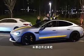 看看小米su7ultra短距提速有多快！（又是一群小年青啊！）