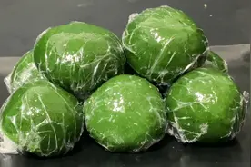 青团的详细制作过程来喽，三种口味有咸有甜，翠绿不塌陷好吃不腻视频封面