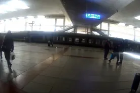 带着100寸行李箱在拉萨坐火车的体验