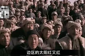 红色信仰永存人民心中，成千上万陕北老百姓，前来送毛主席。视频封面