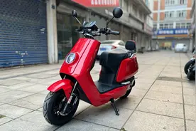 【小牛电动】一台完美的小牛电动车视频封面