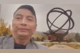 龙坪广场，是全镇人民跳广场舞，打篮球足球锻炼身体的好地方。