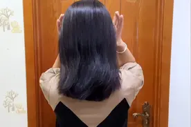 中短发天热就这样盘发，一看就会，上班出门清爽又气质！视频封面