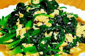 孩子超爱的菠菜烧鸡蛋，少油低脂入味，鲜香下饭，次次汤汁都不剩视频封面