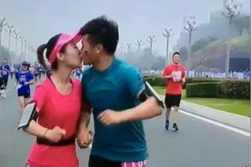 2025无锡马拉松赛场上的野鸳鸯🔥🔥🔥视频封面