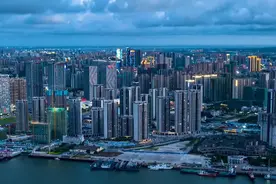 航拍广东省副中心城市湛江市，这里的城建堪比广州市视频封面