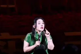 中年夫妻要多远才算安全距离#李波脱口秀#爆梗脱口秀，今日头条。视频封面