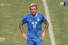 出息啦！此时央视频正在直播苏超赛淮安VS南京，继续满屏浪里马