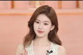 “赵露思 微变一下”的文案视频封面