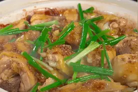 广东80岁的老厨子教你做正宗的胡椒鸡煲，味香浓郁，肉质细嫩视频封面