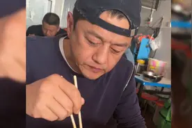 李亚鹏妻子晒搬家视频，从大平层搬到老破小，称经济不好缩减开支