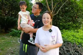 小周周该上幼儿园了，小妹带他去熟悉环境，孩子的适应能力很强视频封面