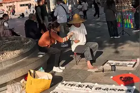 聋哑人嫁给不能打手语的男人,相濡以沫白头到老让抽象的爱具象化