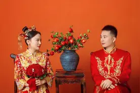 我在财神庙里三叩九拜求个上上签，后面就有了个好姻缘！视频封面