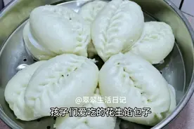 夏天蒸包子酵母什么时候放？很多人不知道，难怪不松软凉了像石头