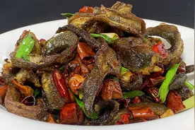 教你椒盐泥鳅怎么做才好吃，酥香可口，香辣入味，比饭店吃的还香视频封面