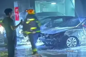 到底是哪位人才允许电车地下车库充电的？视频封面