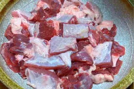 炖牛肉，切记不要焯水和直接炖，大厨教你一招，软烂又入味，美味视频封面