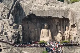 龙门石窟原名伊阙，始建于北魏，他见证了佛教的兴衰。视频封面