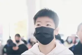 莎宝大头来我大成都咯，宝宝好像换新手链了#莎头#孙颖莎#王楚钦