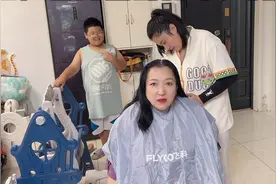 老妈想剃光头，十七亲自给老妈改造发型，没想到竟然年轻好几岁视频封面