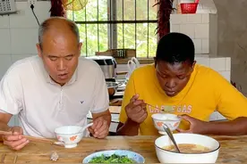 房子就要开始装修了，今天和老公去店里看了瓷砖，一想到新房慢慢视频封面
