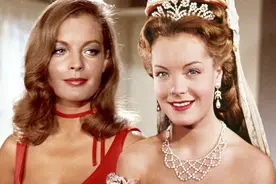 论相貌罗密施耐德不算漂亮，但是她的欧洲古典扮相确美得发光！视频封面