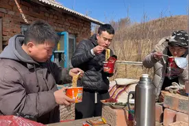 花费3万承包6年果园，距离村里8公里深山，打算改造成生态农场视频封面