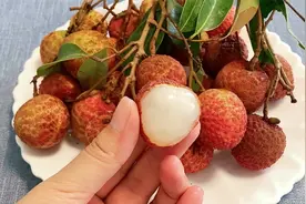 广东人保存荔枝不直接放冰箱，教你1招，放1个月照样香甜多汁视频封面