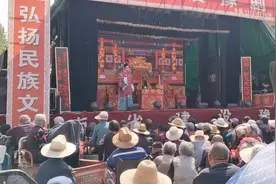 穷人忙着去消费，富人忙着去挣钱！视频封面