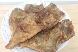 偏口鱼这样做，外焦里嫩，焦黄酥脆，鲜美可口，做法非常简单