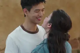 相爱的人是亲不够的 花样的索吻 太甜了吧