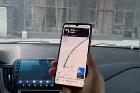 华为手机无线hicar互联，手机上的导航和音乐自动转到车机视频封面