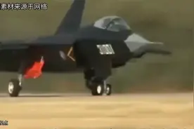 我国新一代舰载机已确定，歼35和升级版歼15T上舰！视频封面